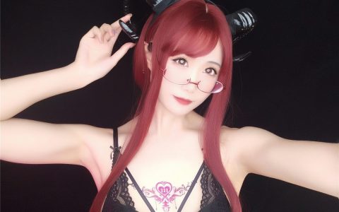[Cosplay][8K]晓美嫣 – 圣诞自拍合辑 Xmas Special Collection