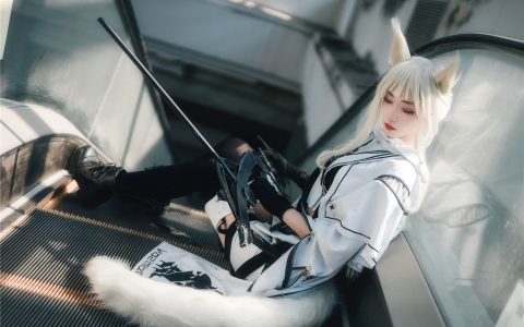 [Cosplay][8K]南桃Momoko – 白金常服 Arknights Platinum