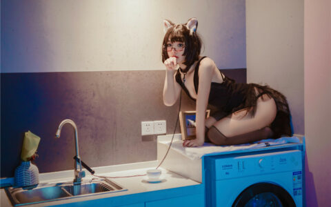[Cosplay][8K]yuuhui玉汇 NO.001 猫猫头黑裙子 Black Kitten