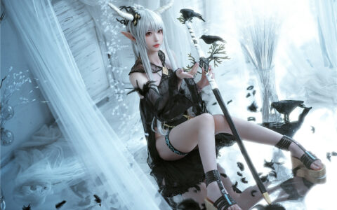 [Cosplay][8K]南宫 NO.81 闪灵泳装 Arknight Shining Swimsuit