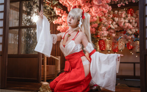 [Cosplay][8K]蜜汁猫裘 NO.81 可畏巫女 Azur Lane Formidable Witch