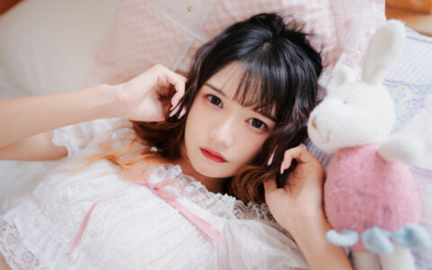 兔子Zzz不吃胡萝卜 NO.22 居家少女 White Lace Lingeries