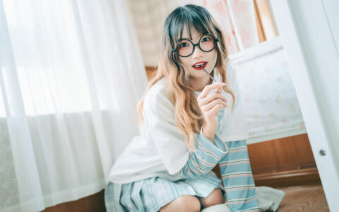 兔子Zzz不吃胡萝卜 NO.33 全糖去冰 Candy Girl