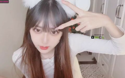 stripchat的顏值擔當 [ToyotuBack]19歲學生女神