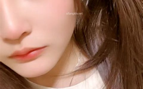 [泡芙小狗]可愛學妹 學生宿舍 極品美乳 道具自慰[NSFW]