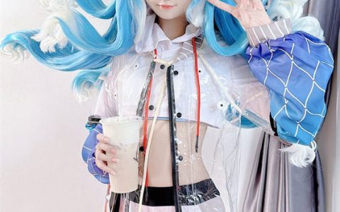 Kuuko W NO.99 Selfie Set August