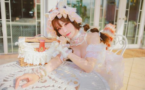 Ely_eee(ElyEE子) - Red panda & Apple 小熊貓蘋果香 [30P-76MB]