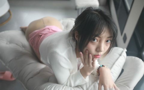 秀人网 雪儿 – R18 定制私拍 无内肉丝 [NSFW][70P-55MB]