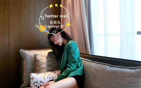 豆泥丸 – 东航乘务员极品空姐 福利私拍[NSFW][110P-17V-89MB]