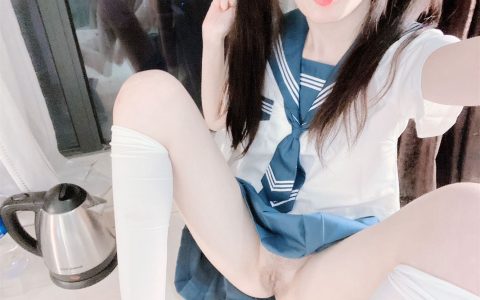 呆呆兽 – 定制裸舞视频合集 [132P+37V／702MB]