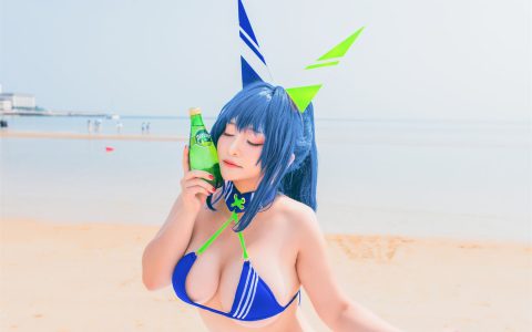 洛璃LoLiSAMA - 热恋的盛夏 花园泳装 Garden Bikini [66P／634MB]