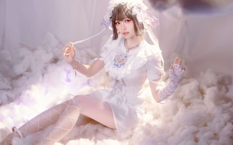 Ely_eee(ElyEE子) - Cloudy Dreaming 雲朵夢境 [25P+2V／59MB]