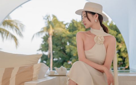 年年Nnian – 情迷法兰西 France Style [80P／112MB]