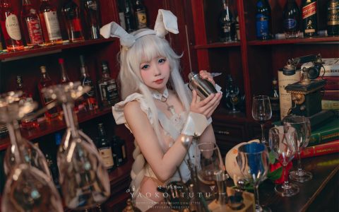 咬一口兔娘ovo(黏黏团子兔) – NO.120 十月T3特典『恶毒酒吧』[39P-706MB]
