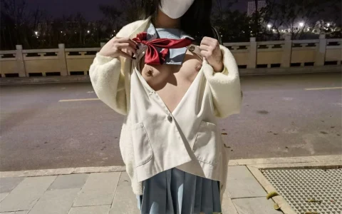 好吃的鹿鹿 & luluight - 顶级Cos白虎萝莉 私拍[NSFW][302P+58V／343MB]