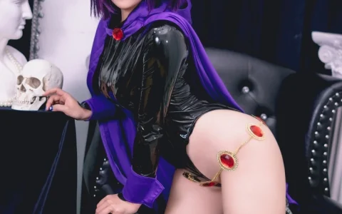 Messie Huang - Raven [61P／254MB]
