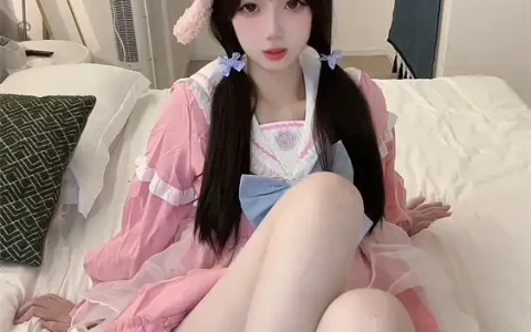 奶芙&兔叽兔姬 - B站超高颜值大眼萌妹 粉嫩肉鲍 美乳丰臀[NSFW][4V／2.18GB]