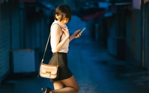 NAGISA魔物喵 – タクシーが来ないOL🚖 [41P／498MB]