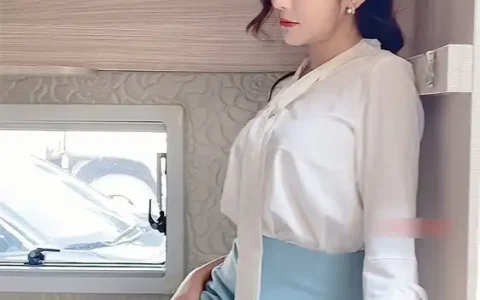 王馨瑶Yanni - 秀人网 内购 房车娇妻 RV Housewife [1V／580MB]