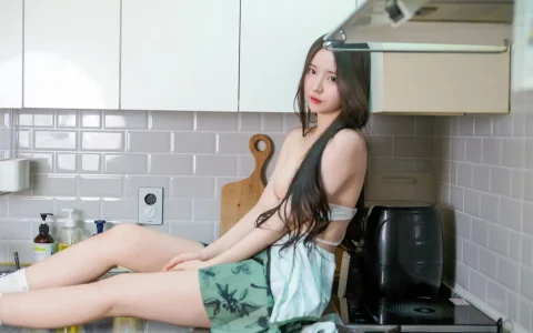 Yeolmu - Pose On The Stairs And The Sink [41P／218MB]