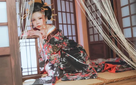自闭颜球球(无颜小天使wy) - 花魁 Courtesan [15P／172MB]