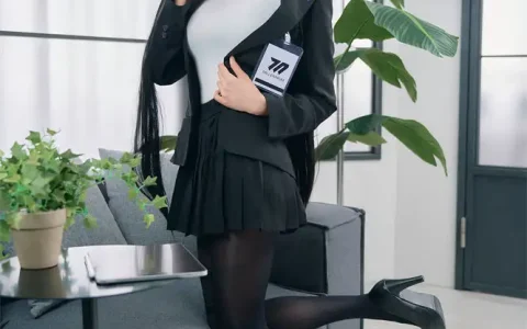 Ely_eee(ElyEE子) - Tsukatsuki Rio 調月莉音 [25P-46MB]