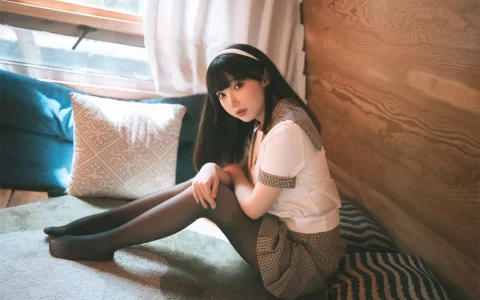 面饼仙儿 - 黑丝露营JK Black Stocking [39P／499MB]