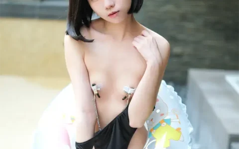 可可小白兔 – 濕身死庫水 swimsuit [28P／64MB]