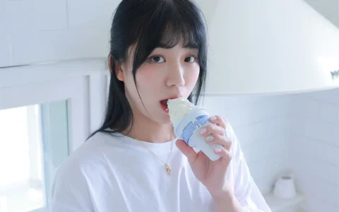 SWTB Vol.18 CREAM YUI