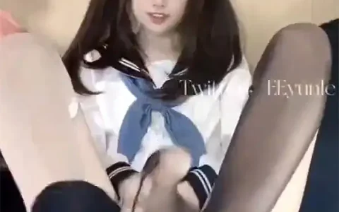 水煮鳄鱼 - 清纯超甜小姐姐私拍 [NSFW]