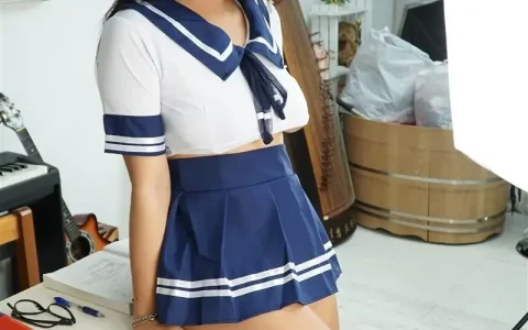 熙熙 - 丰满御姐 JK全尺度私拍