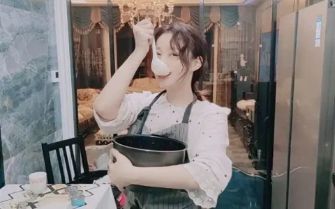 禧阿妹 - 极品御姐私拍泄密 露脸高颜气质女神 表里不一极度反差