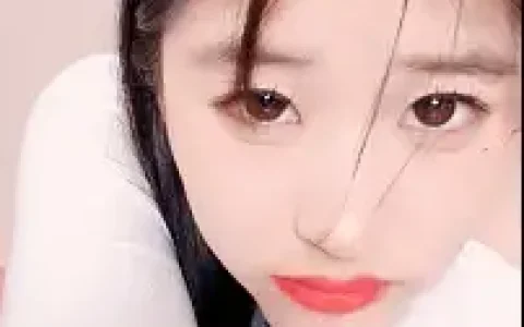 只只吖 - 清纯美乳甜妹 一字马相当迷人